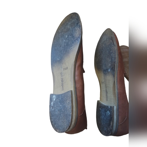 9.5 indigo rd. Brown flats - Picture 2 of 4